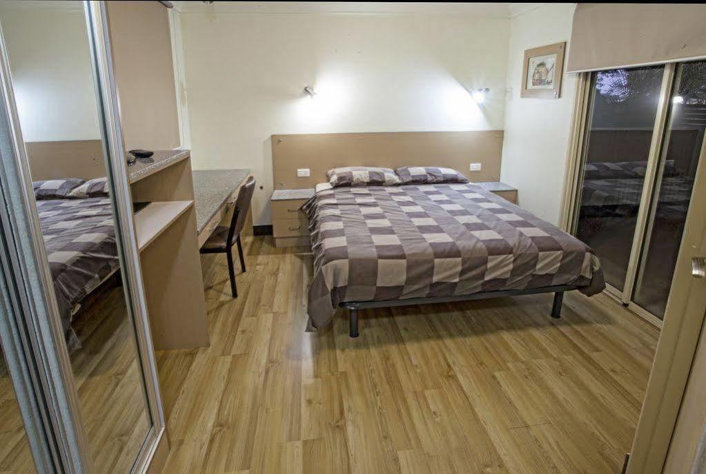 Cattrall Park Motel Каррата Екстер'єр фото